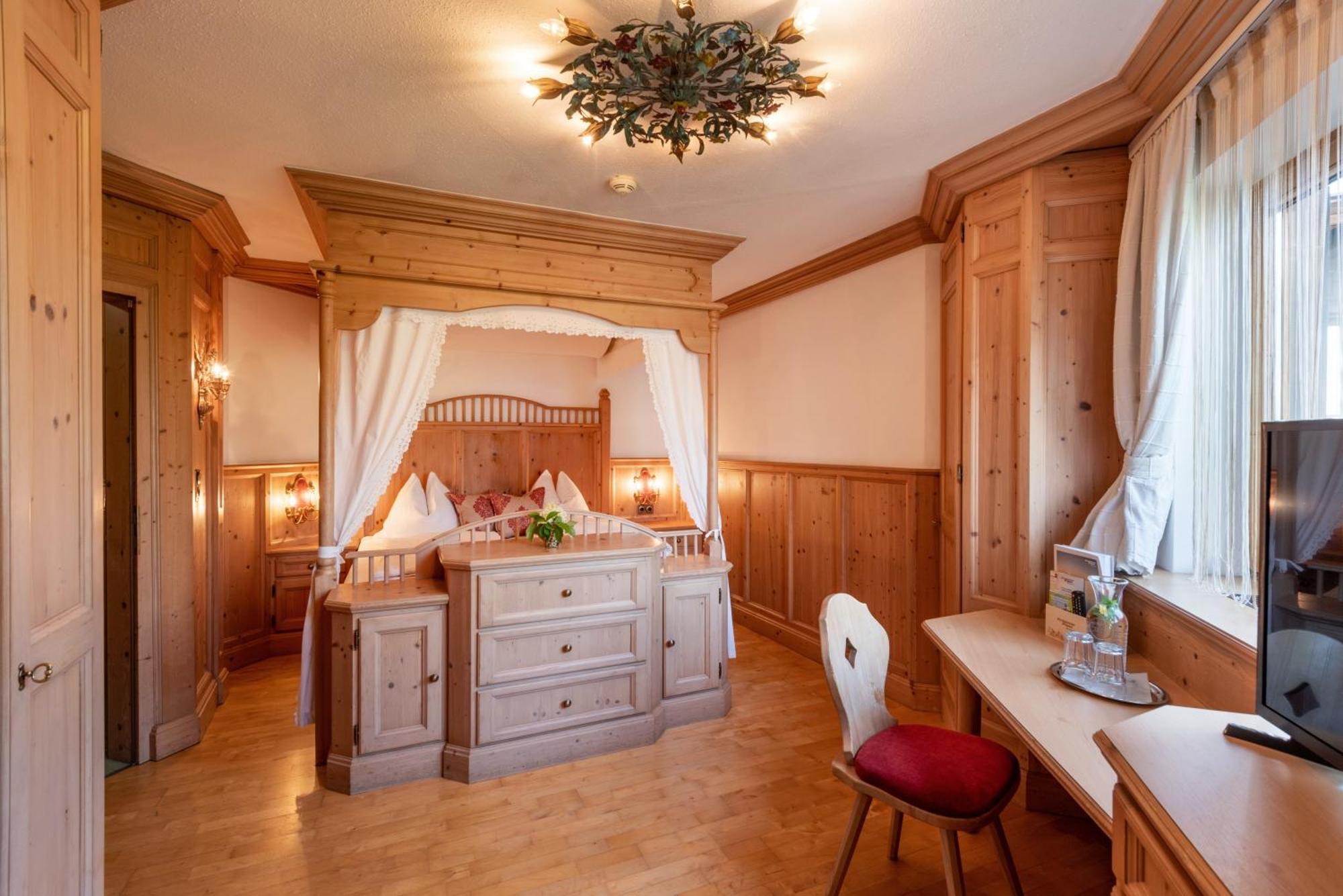 Hotel Tiroler Stuben Wörgl Kültér fotó